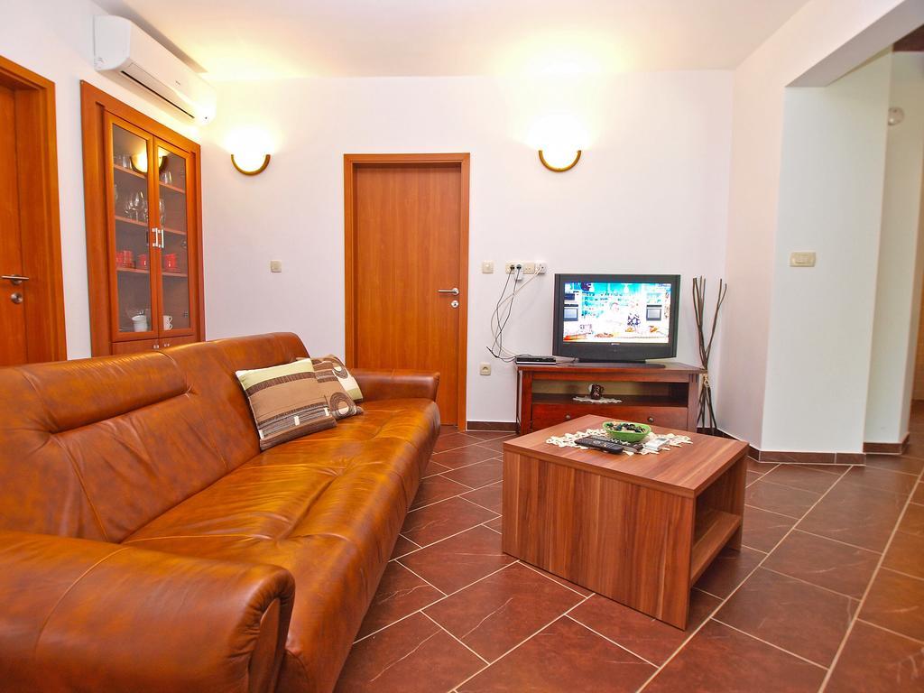 Villa House Franko 1330 Porec Esterno foto