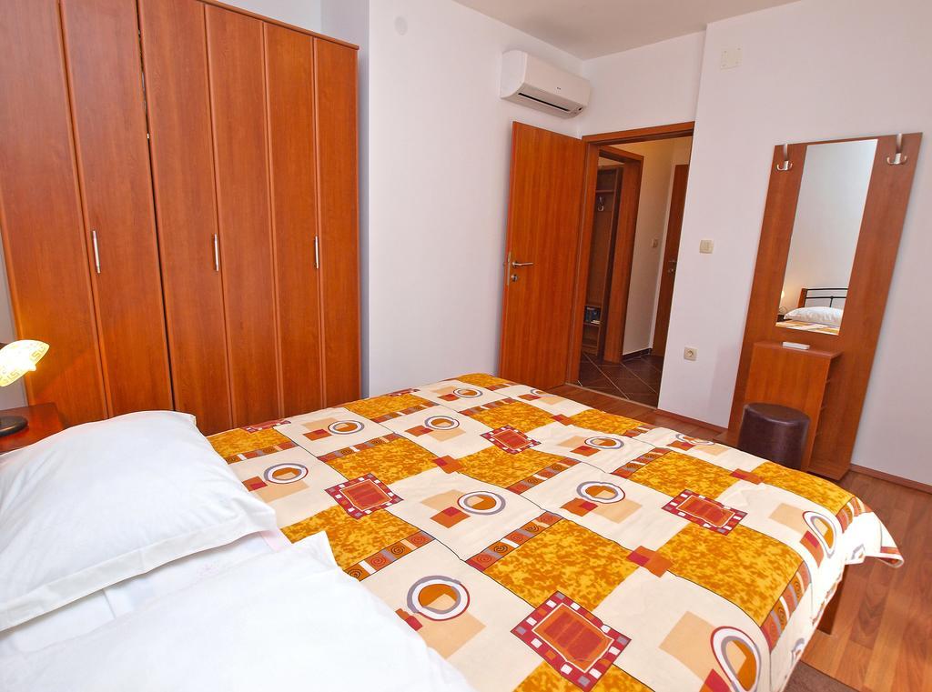 Villa House Franko 1330 Porec Esterno foto