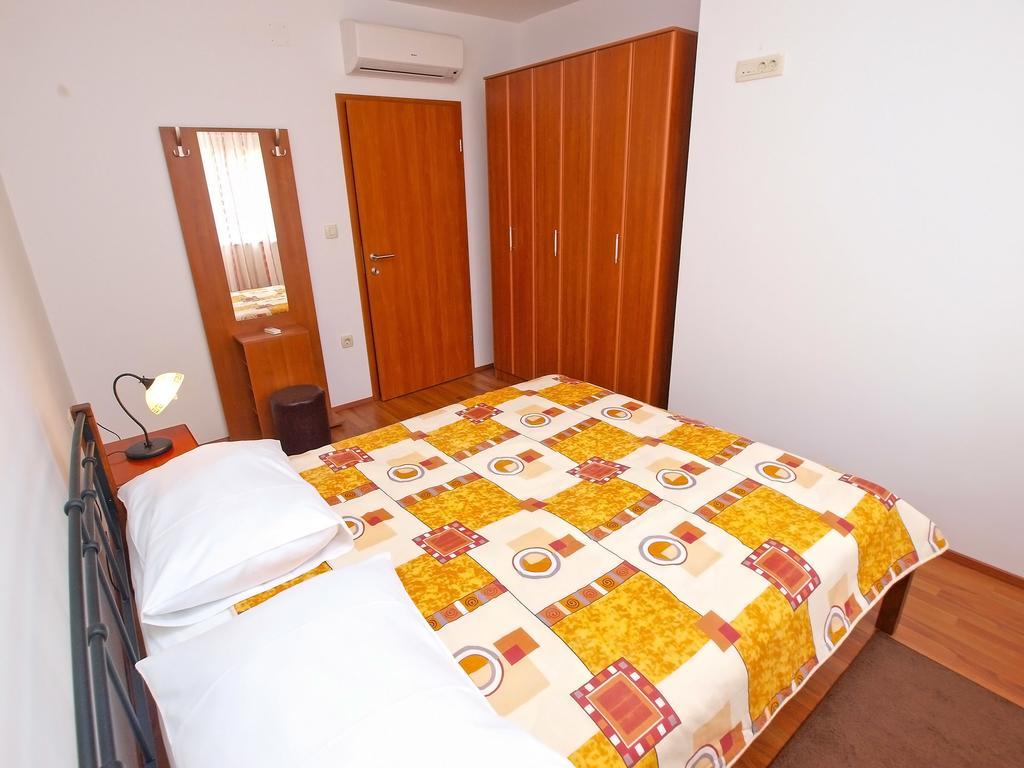 Villa House Franko 1330 Porec Esterno foto